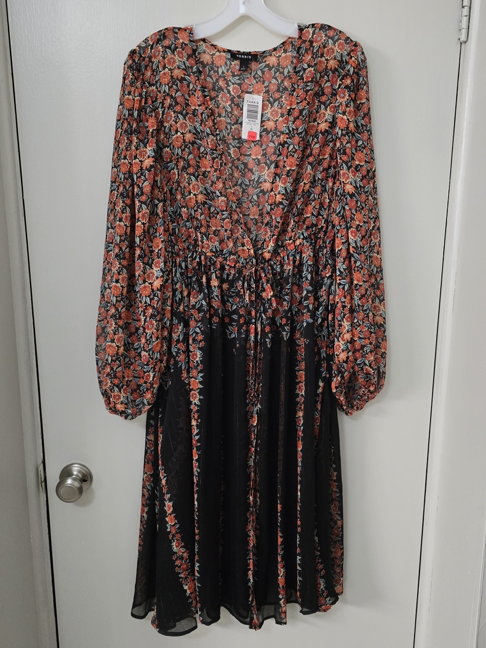 Torrid Floral Chiffon Konomo/Cover. Tie Waist. Black & Rust W/Gold Thread. Sz 1